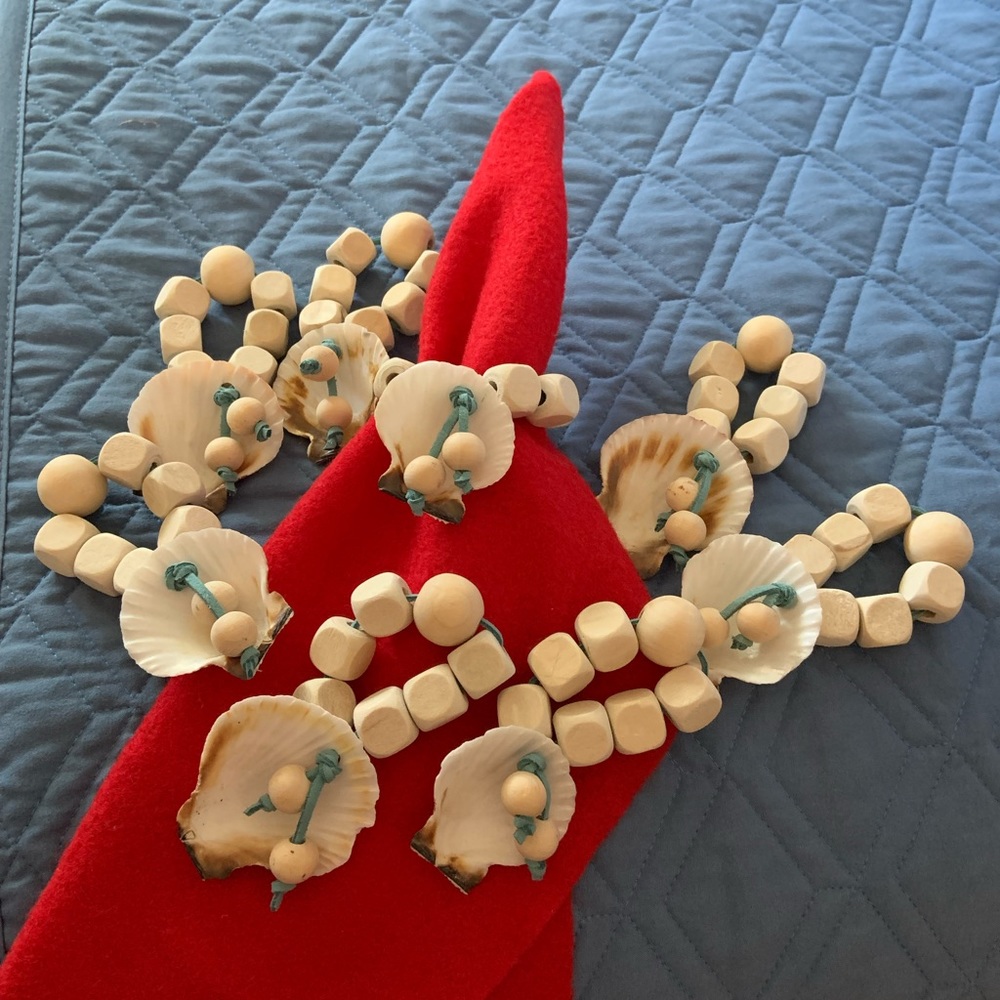 Napking holders, set of 8, shell and wood beads